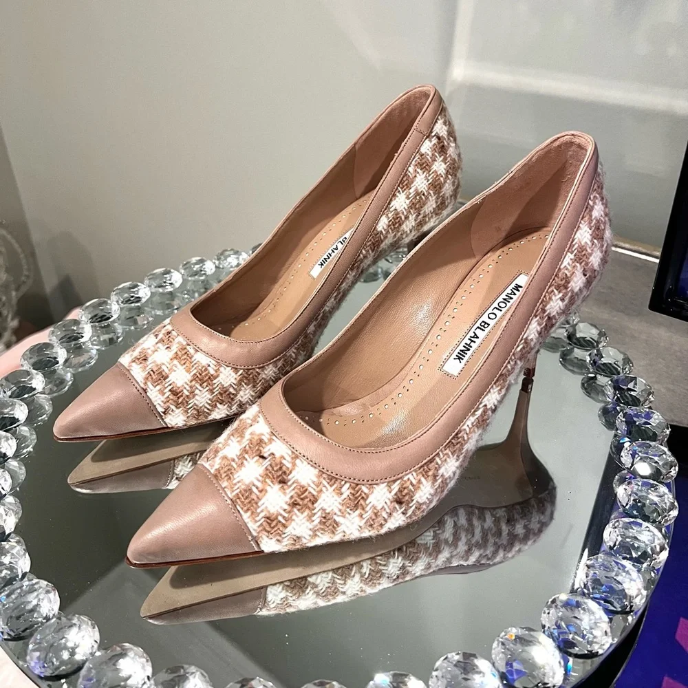Manolo Blahnik heels! BRAND NEW, NEVER WORN - Picture 1 of 4